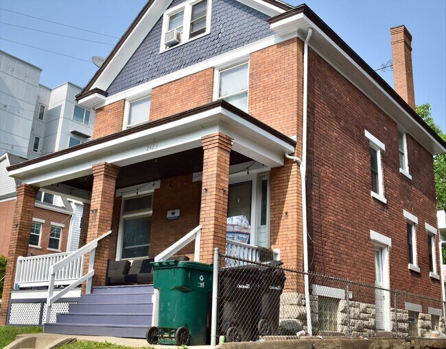 Building Photo - 2424 W Clifton Ave