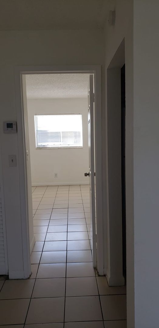 Building Photo - One-bedroom for rent in Pompano Beach