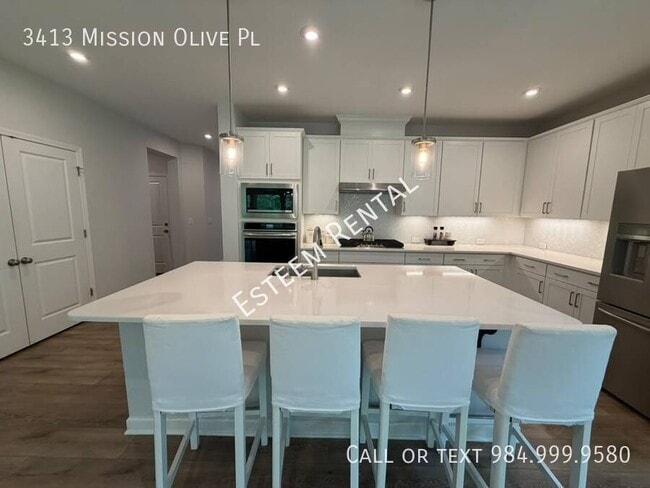 Building Photo - 3413 Mission Olive Pl