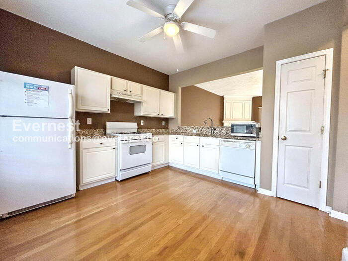 Building Photo - 2521 Heyoak Ct