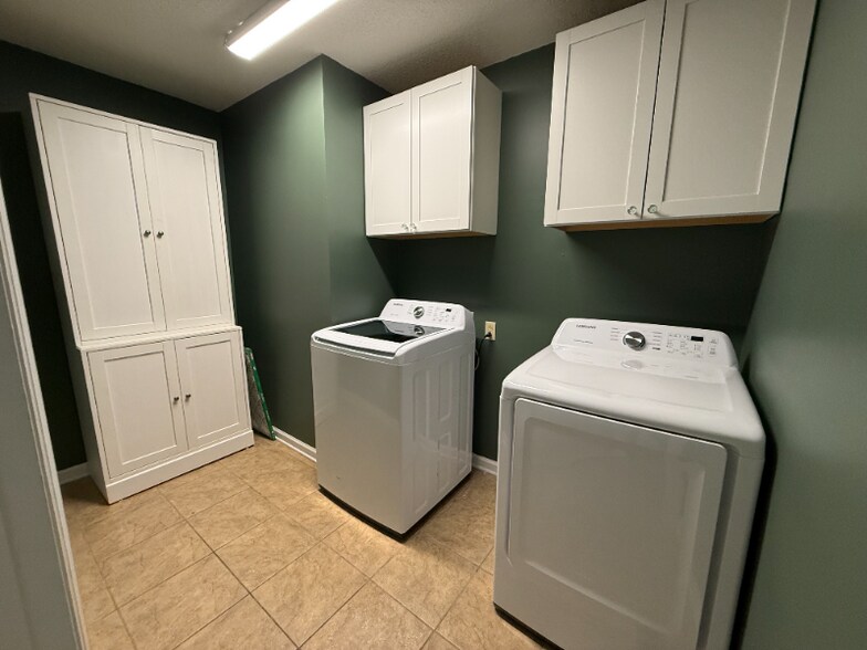 Building Photo - 53 Spring Wind Cir