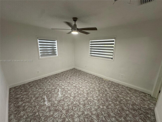 Building Photo - 15640 SW 102nd Pl