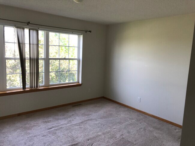 Building Photo - 676 Cobblestone Way