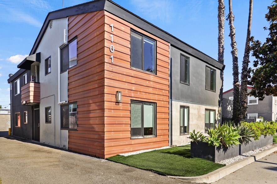 Building Photo - 1101 N Flower St