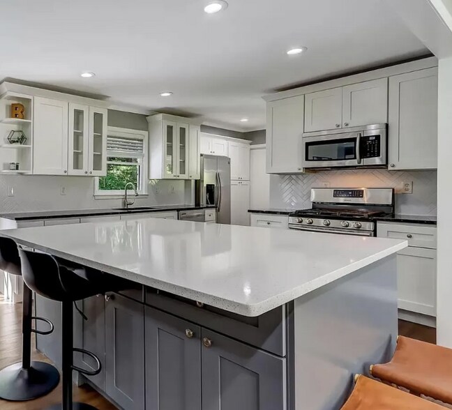 Building Photo - 6858 Lockridge Dr NW