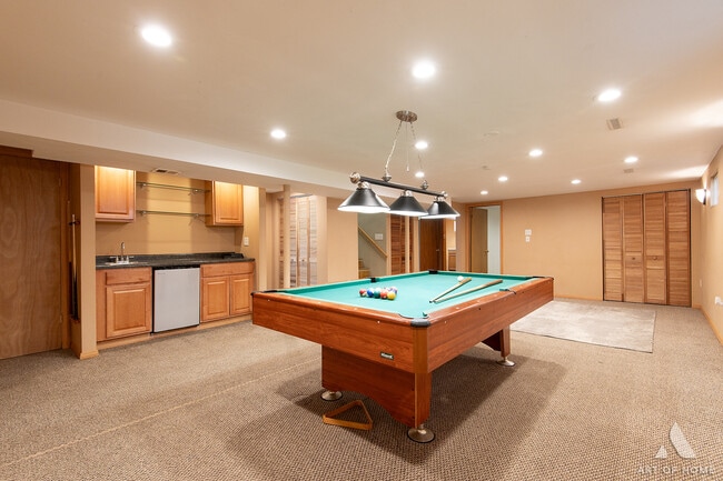 Building Photo - 9416 80th Ct