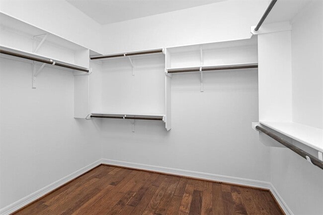 Building Photo - 24015 Richglen Court