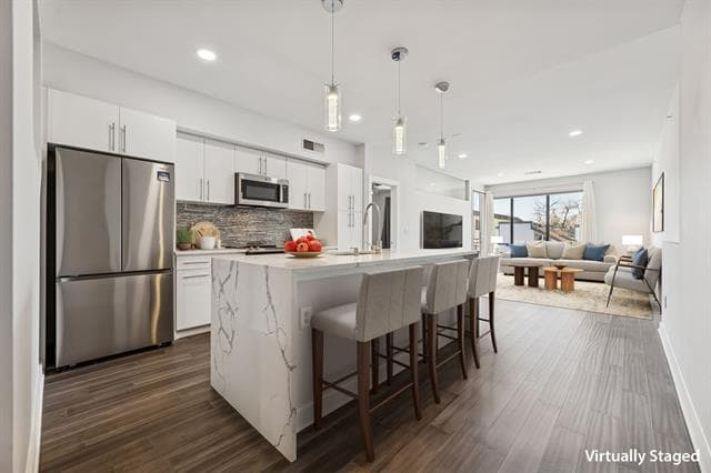 Building Photo - 4040 N Hall St