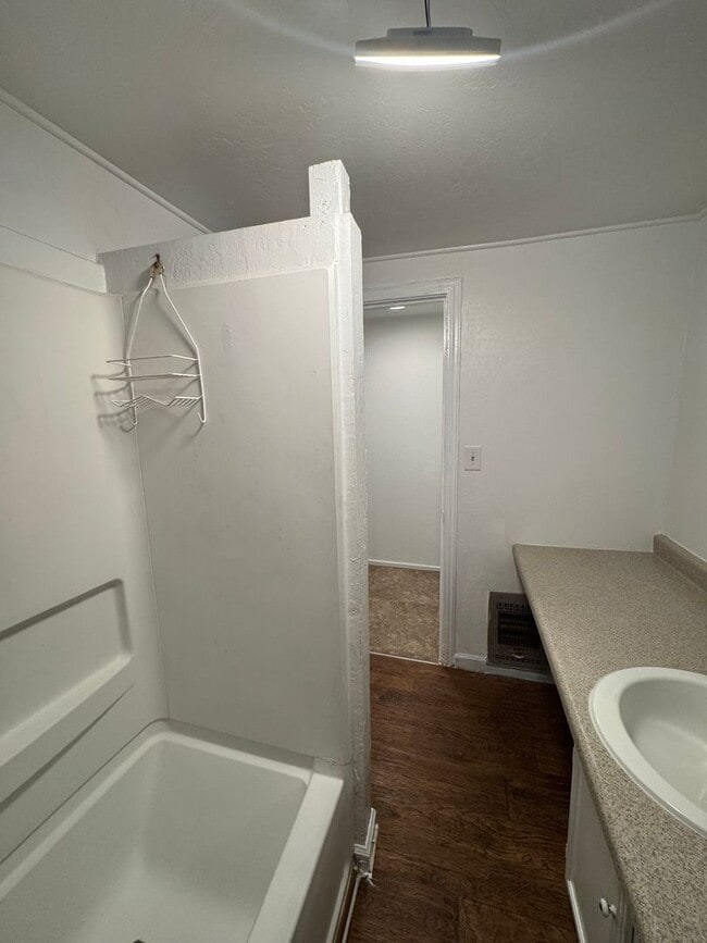 Building Photo - 2032 Acorn Ln