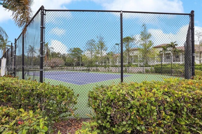 Building Photo - 5051 Wiles Rd