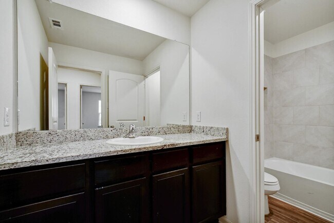 Building Photo - 11027 Chatham Ct
