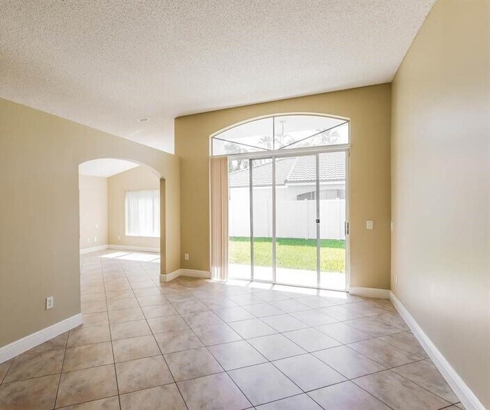 Building Photo - 2033 NW 178th Way