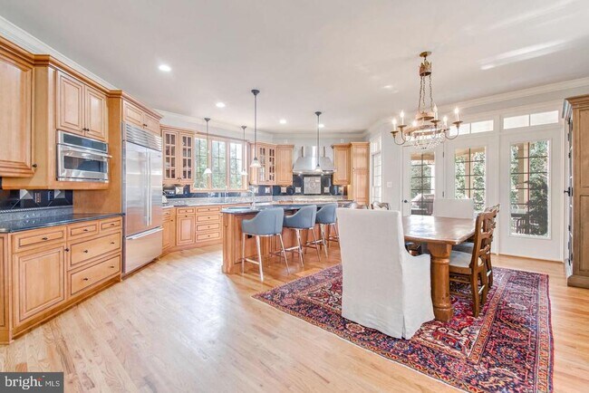 Building Photo - 1550 Shelford Ct