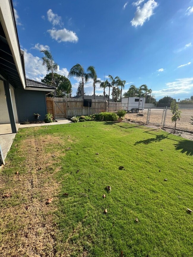 Building Photo - Northwest Bakersfield Home