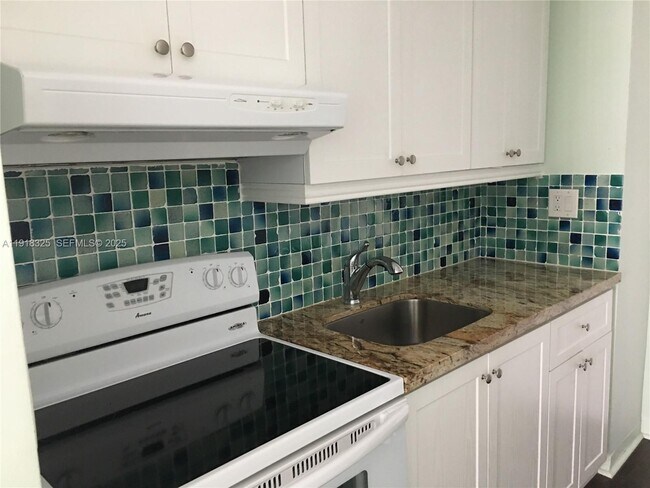 Building Photo - 880 NE 69th St