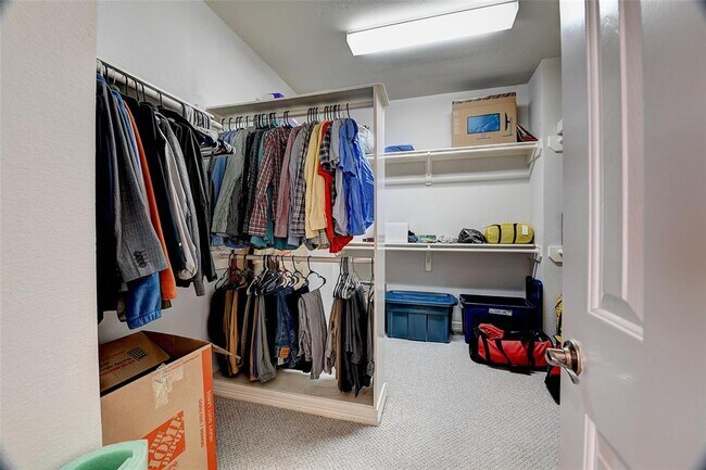 Building Photo - 803 Rosine St