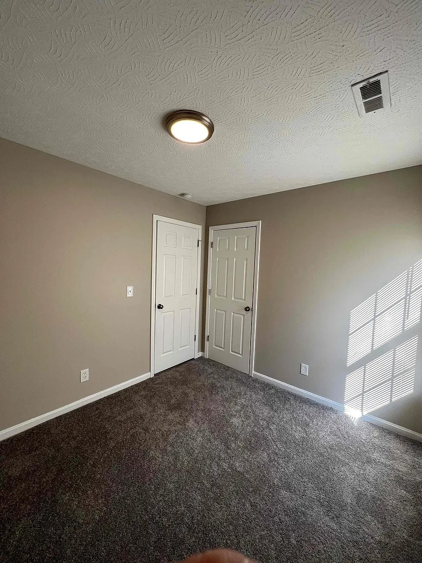 Building Photo - 2117 W Burnett Ave