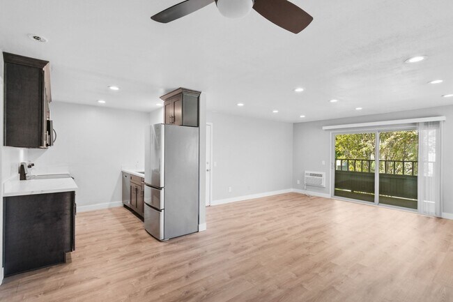 Building Photo - Pet Friendly & Remodeled 1BR Condo Near SDSU with Pool and Large Balcony