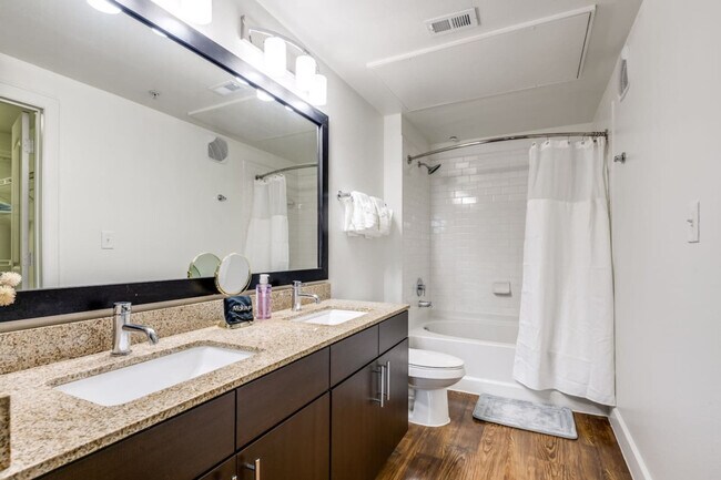 Building Photo - 5250 Town and Country Blvd