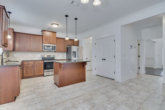 Building Photo - Minutes from Fort Gordon