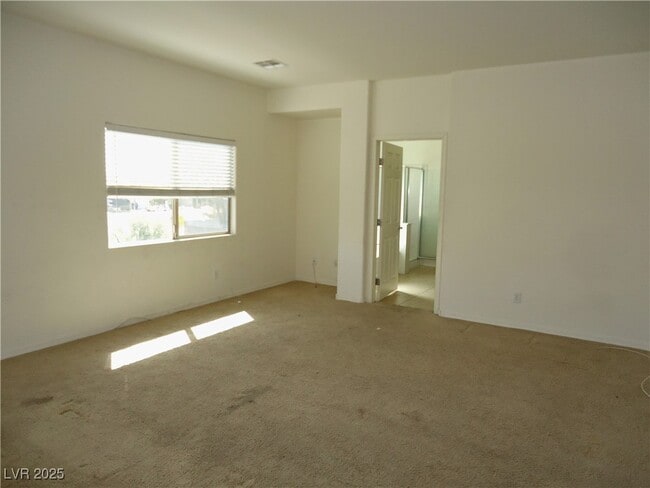 Building Photo - 4004 Daydream Bend St