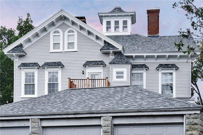 Building Photo - 5 Record St