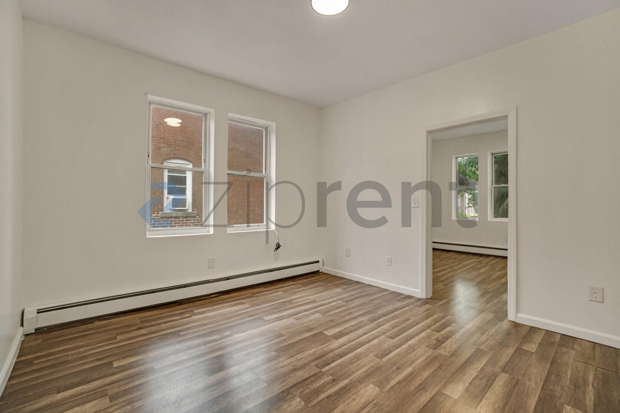 Building Photo - Unit 3R