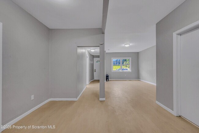 Building Photo - 958 Ridge Ave