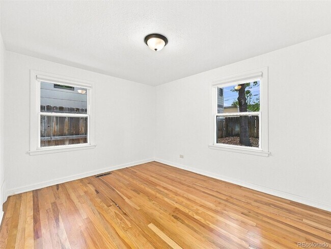 Building Photo - 1317 Zenobia St