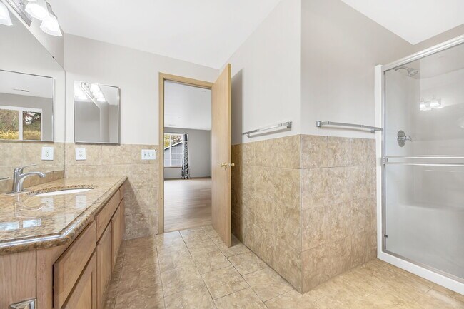 Building Photo - NO SHOWINGS AT THIS TIME~ 5 Bedrooms ( one brm is on main floor) and 4 bathrooms (2 are on main f...