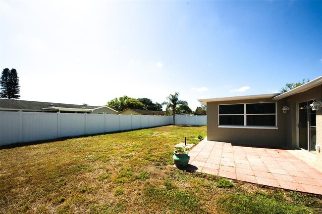 Building Photo - 4338 Tall Oak Ln