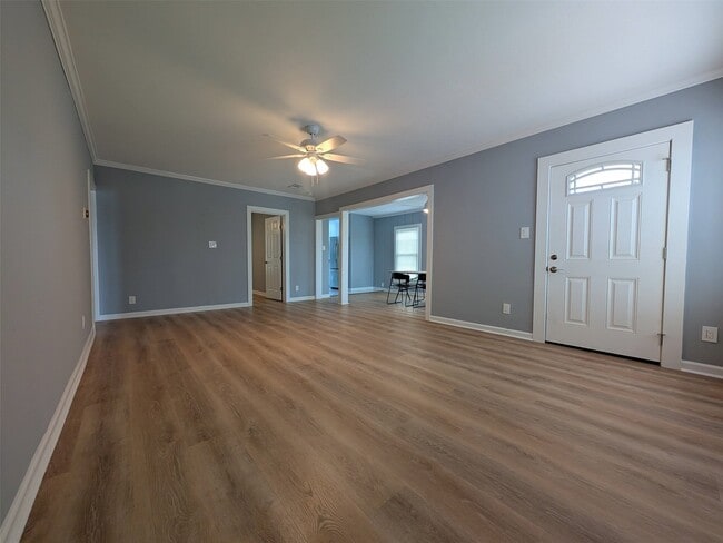 Building Photo - 1112 Ave M 1/2