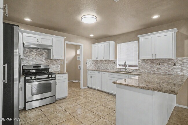 Building Photo - 12741 Tierra Monje Ln