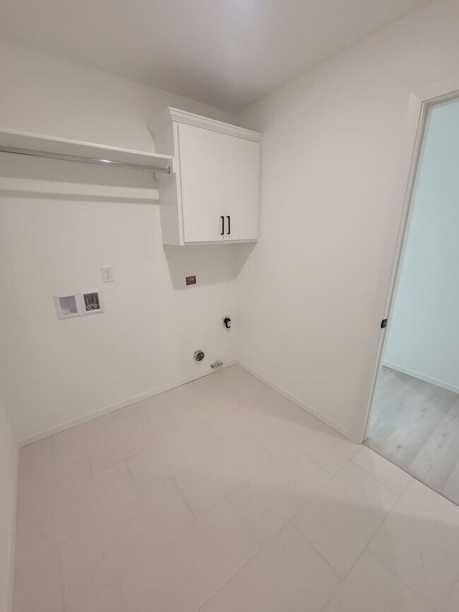 Building Photo - Stunning New Construction Simmons Home - 5 Bed 3 Bath - Pond View!