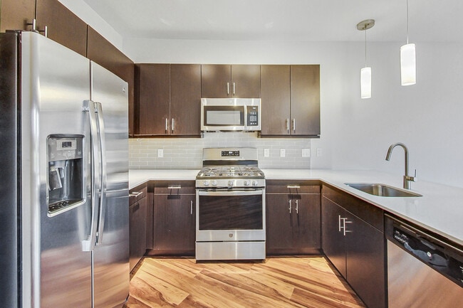 Building Photo - 555 Roger Williams Ave