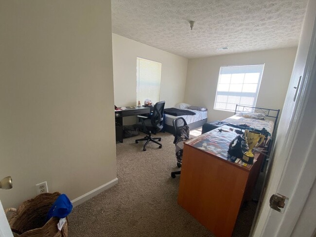Building Photo - 3-Bedroom Apartment Near IU Bloomington Campus