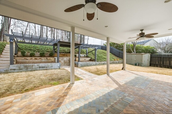 Building Photo - Spectacular John's Creek Traditional