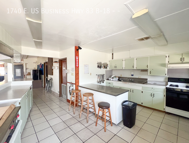 Building Photo - Looking for a comfortable and convenient 1...