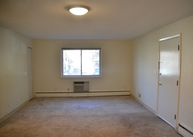 Building Photo - 41 Lionel Ave