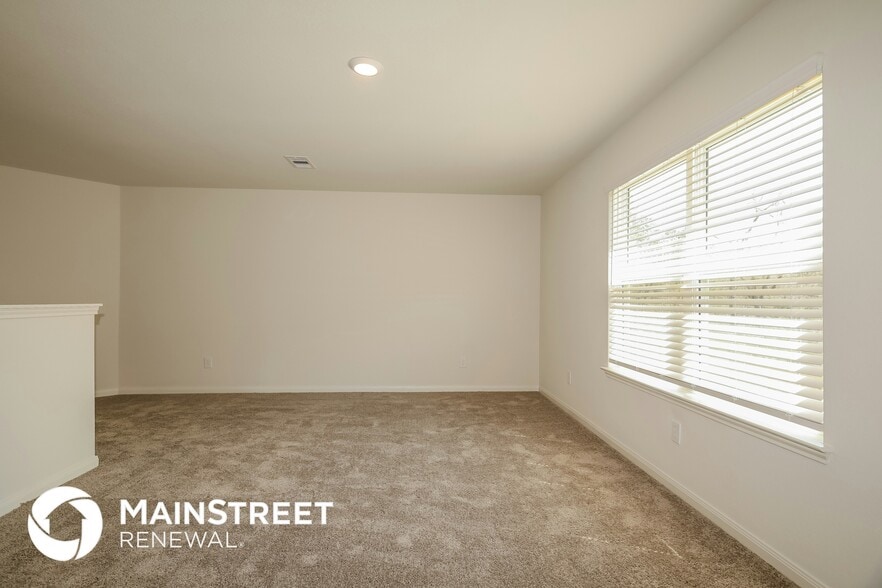 Building Photo - 26805 Steinbeck Dr