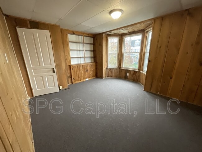 Building Photo - 245 W Jackson St