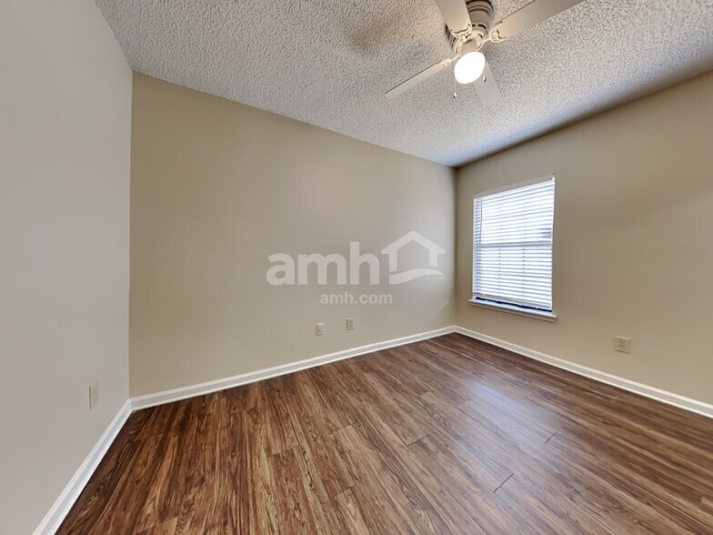 Building Photo - 7568 Deer Cove Ln