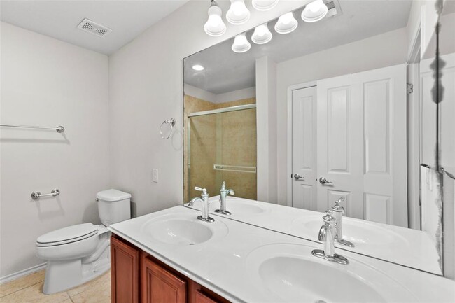 Building Photo - 13600 Breton Ridge St