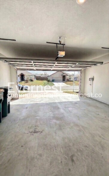 Building Photo - 854 Freedom Cir
