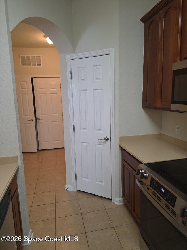 Building Photo - 3868 Lexmark Ln