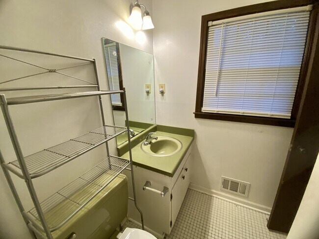 Building Photo - 1953 Hwy 138 SW