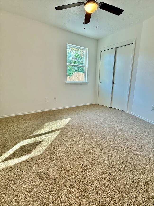 Building Photo - 7535 Roaring Springs Dr