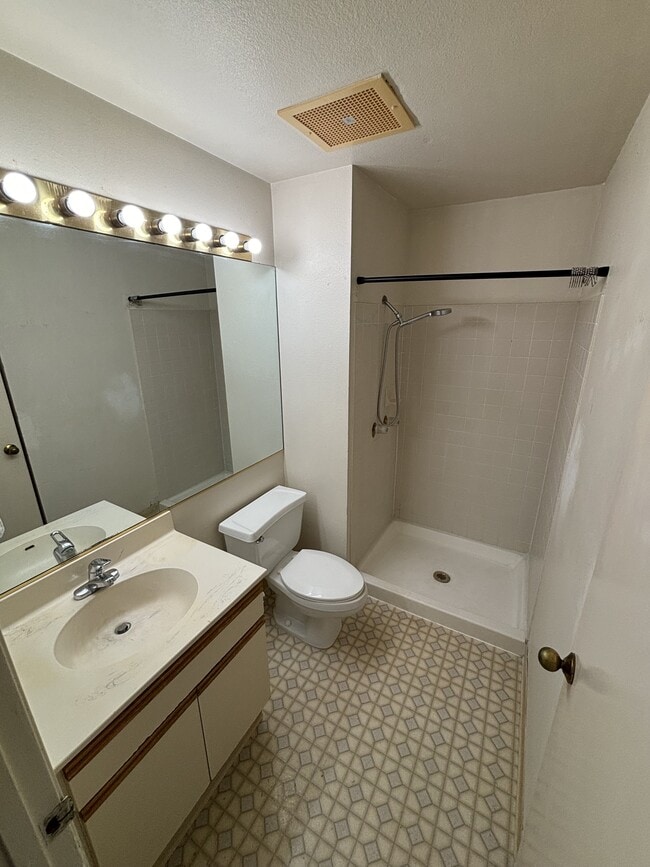 Building Photo - 92-1045-1045 Lalahi St