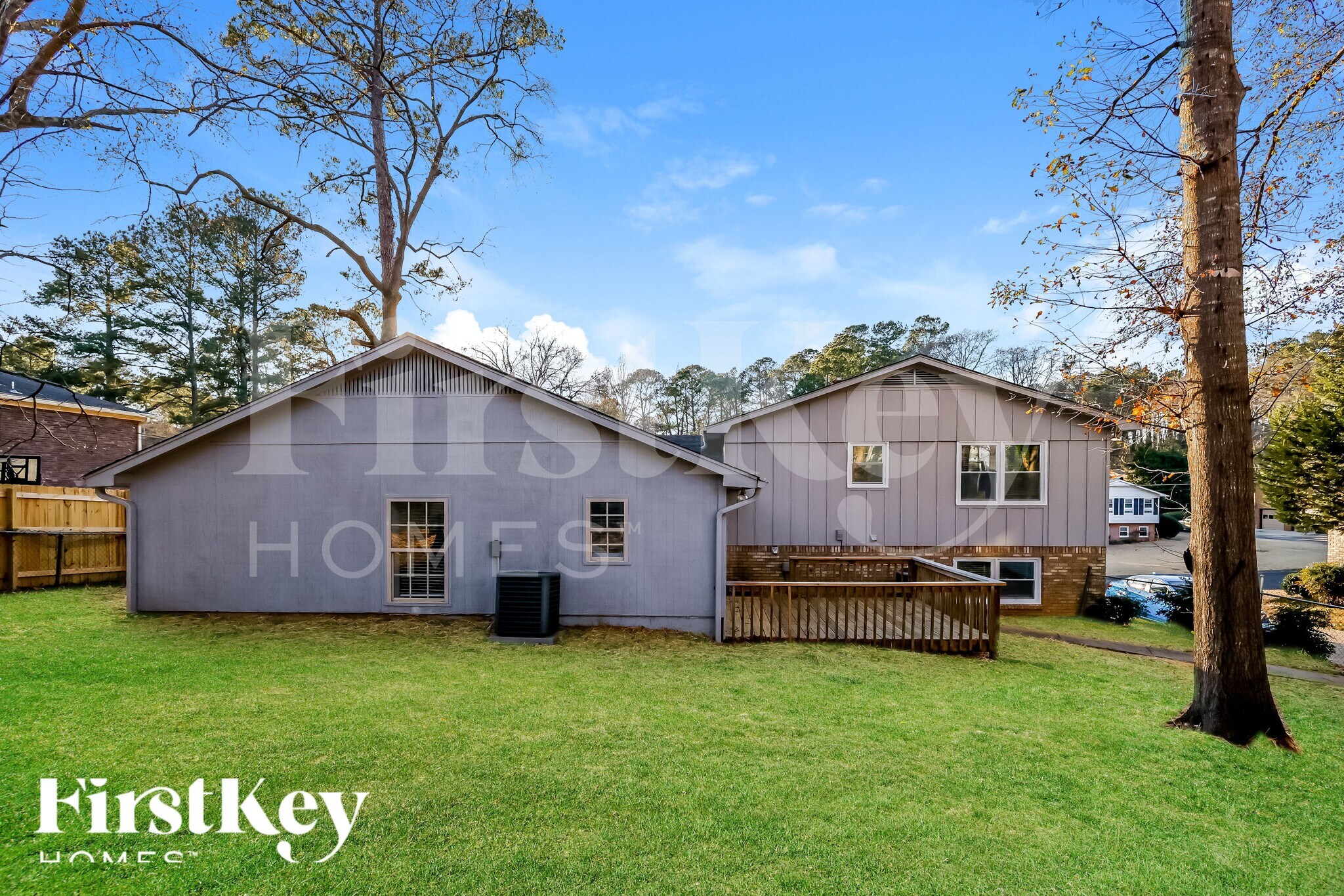 Building Photo - 2067 Longmeadow Ln