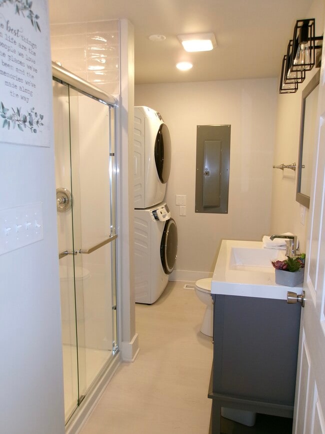 Building Photo - 3 Talbot Ave